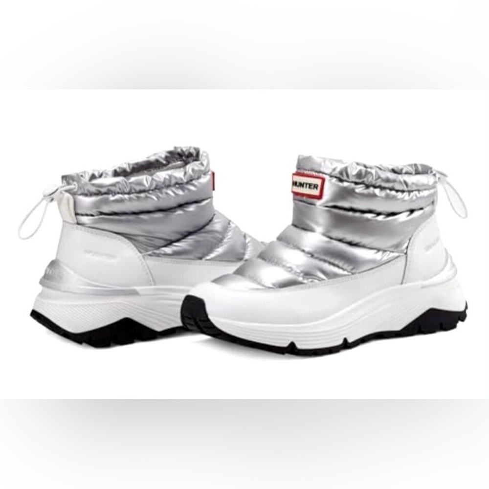 Hunter Women's Metallic Silver and White Winter Boots Size 6”